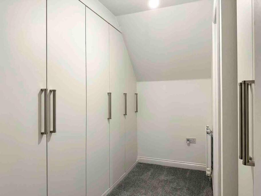 Serene Home Ideally Connected To Central London ブロムリー エクステリア 写真
